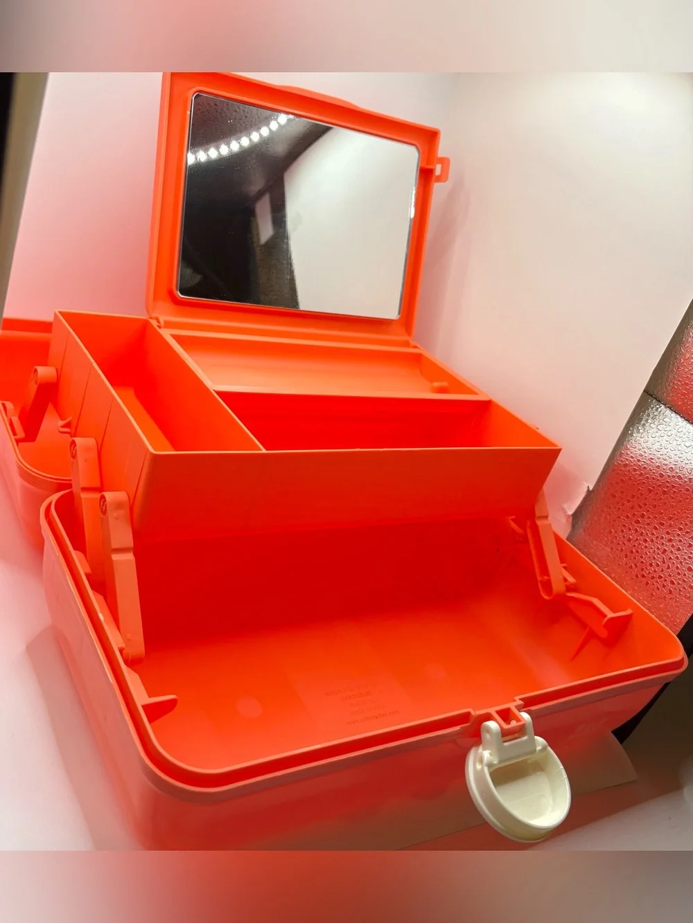 Caboodles On The Go Girl I Love Retro Makeup Travel Mirror Case Peach/Orange NWT